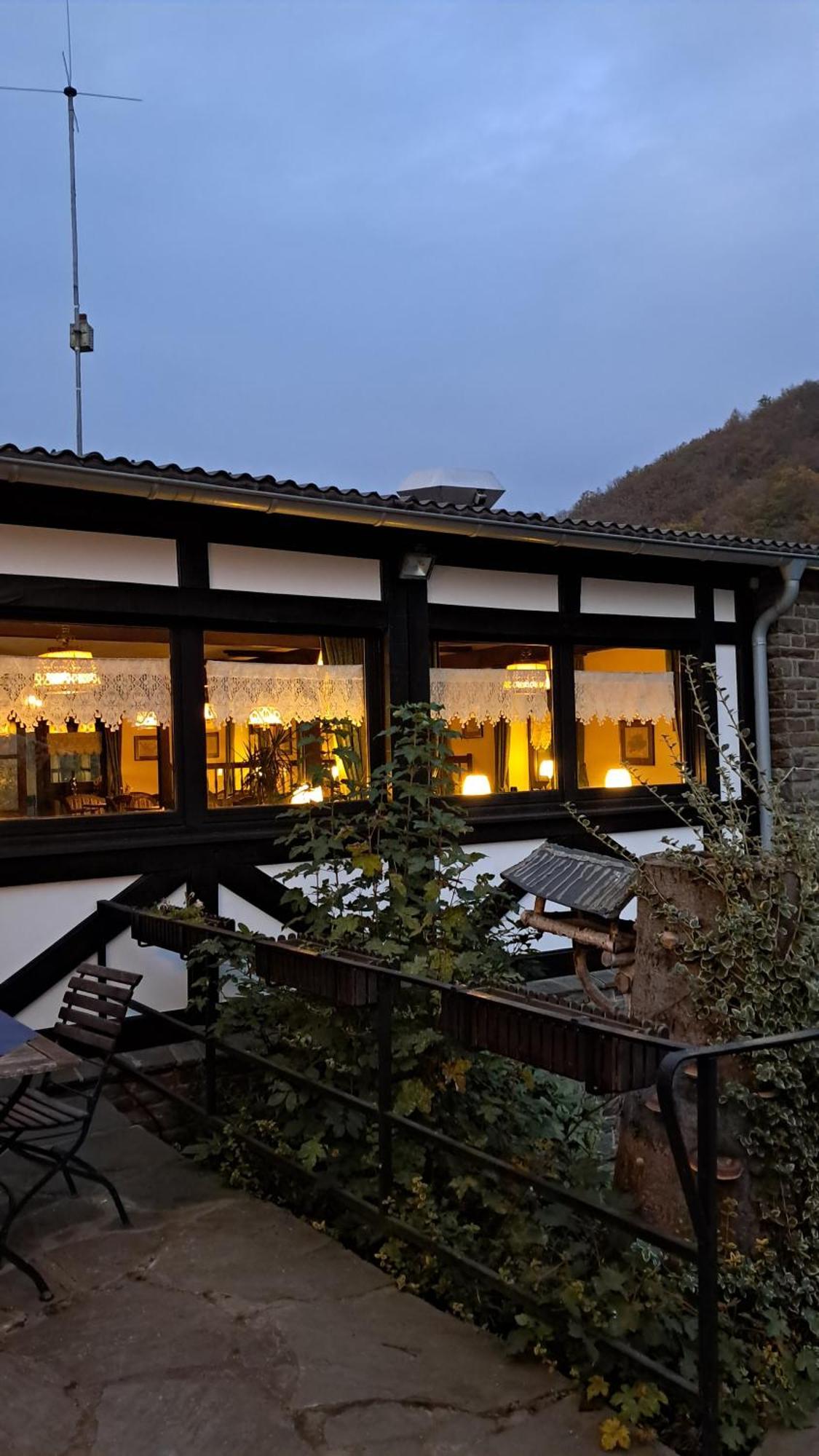 Hotel-Restaurant Tannenhof Ahrbruck Exteriör bild